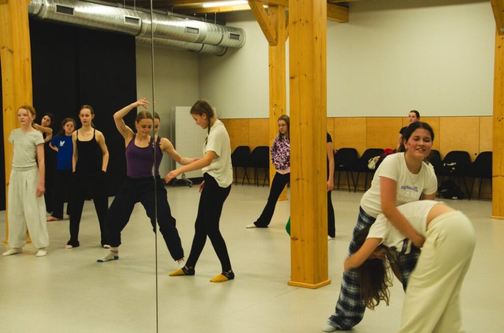 Flaying Hub - choreografia